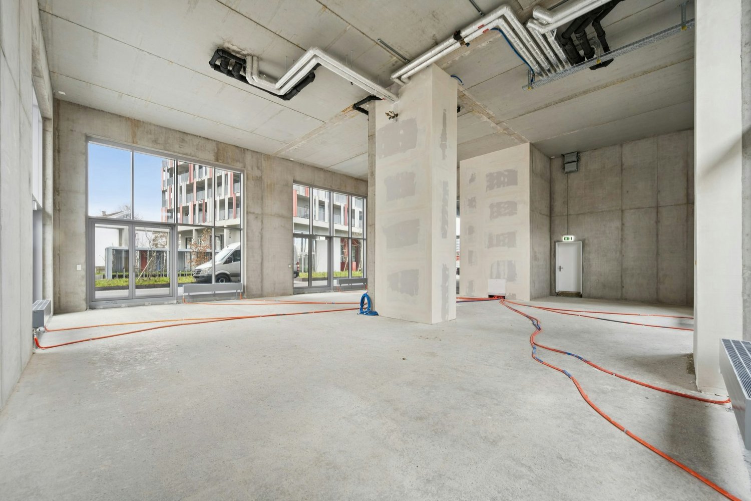 183m² commercial, photo 3 sur 9