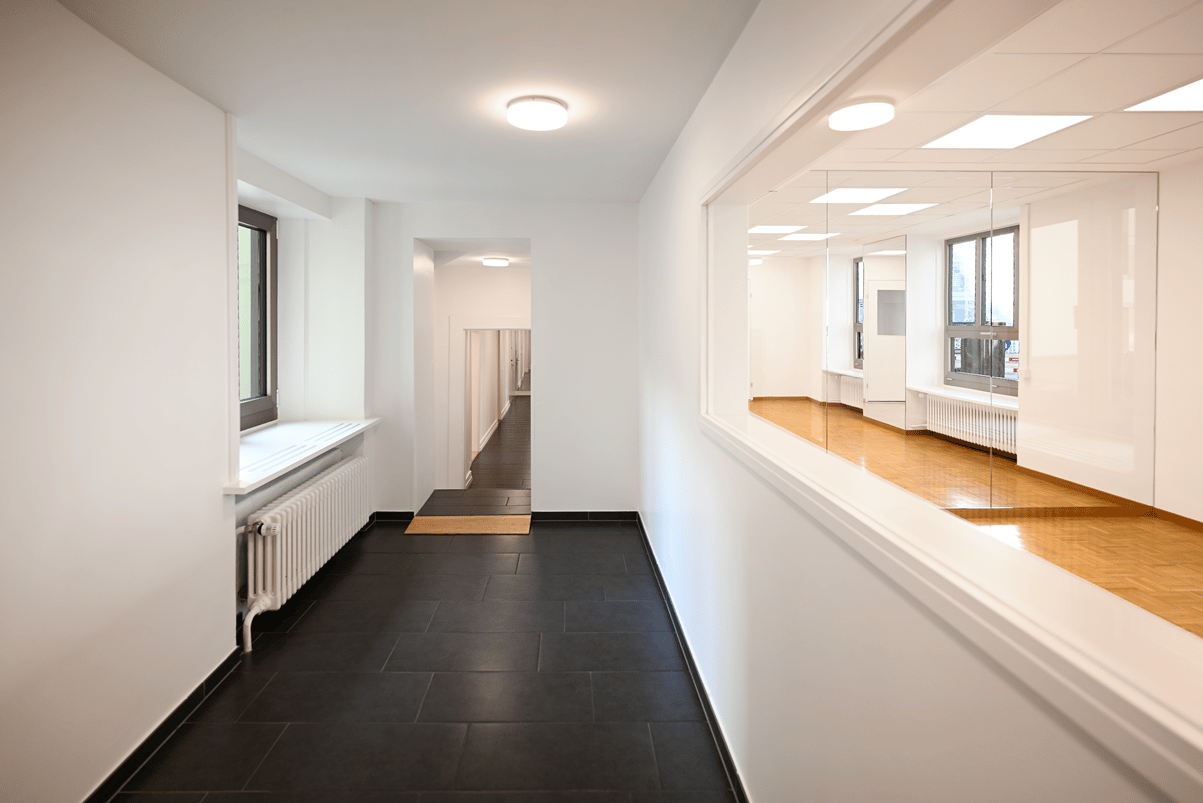 249m² office