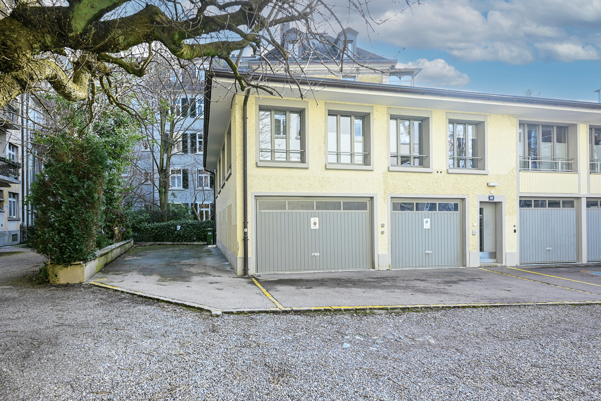 249m² office