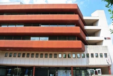 Local de stockage de 1249m², photo 1 sur 4
