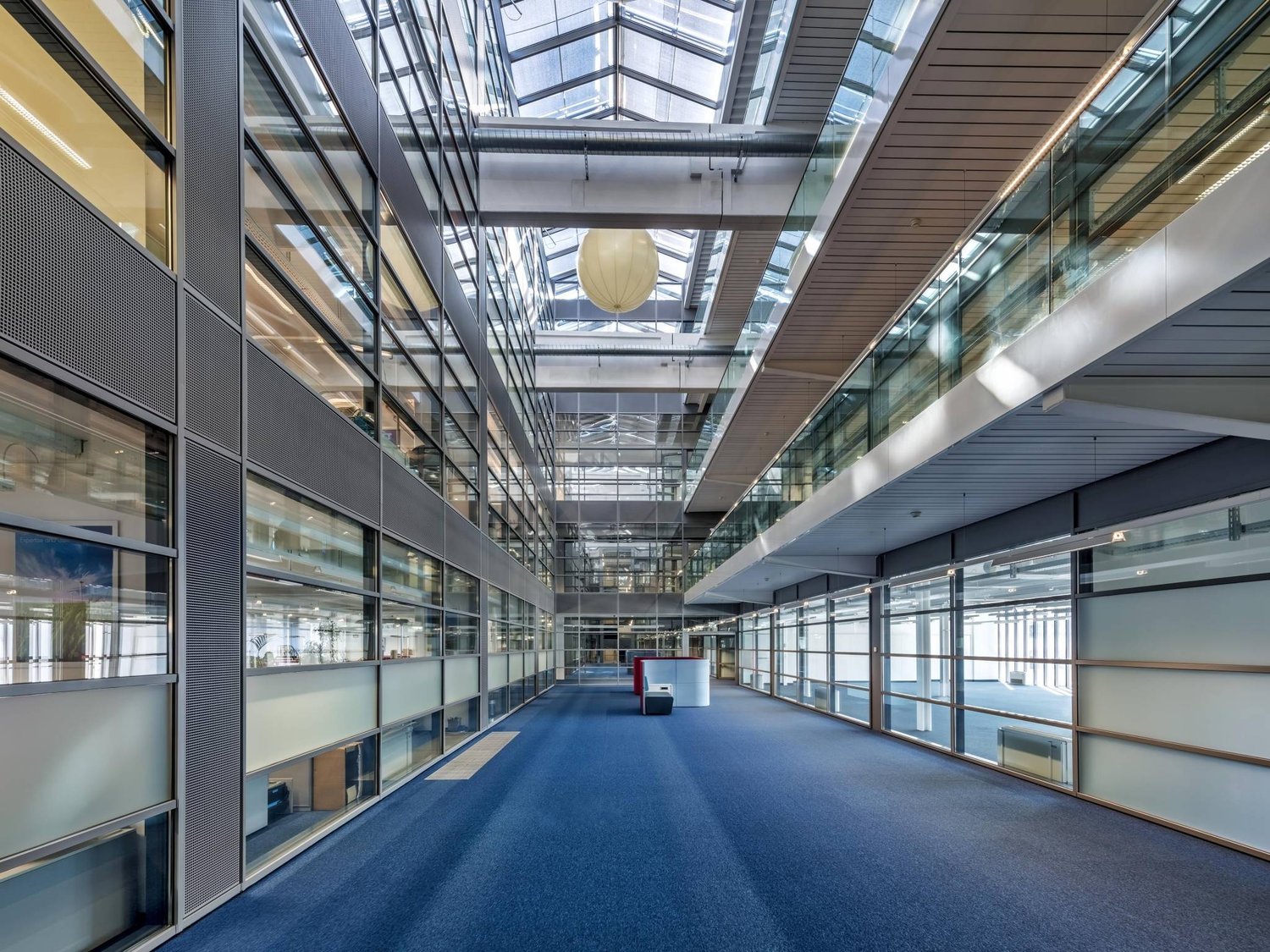 6100m² office