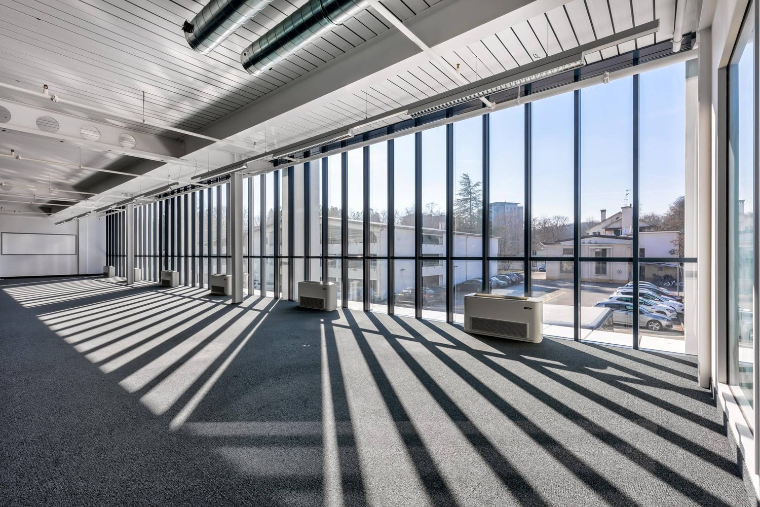 6100m² office