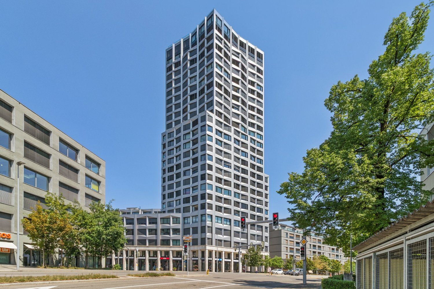127m² commercial, photo 1 sur 10