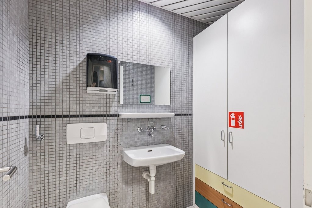 84m² commercial, photo 10 sur 10