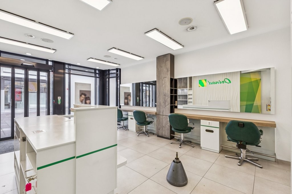 84m² commercial, photo 6 sur 10