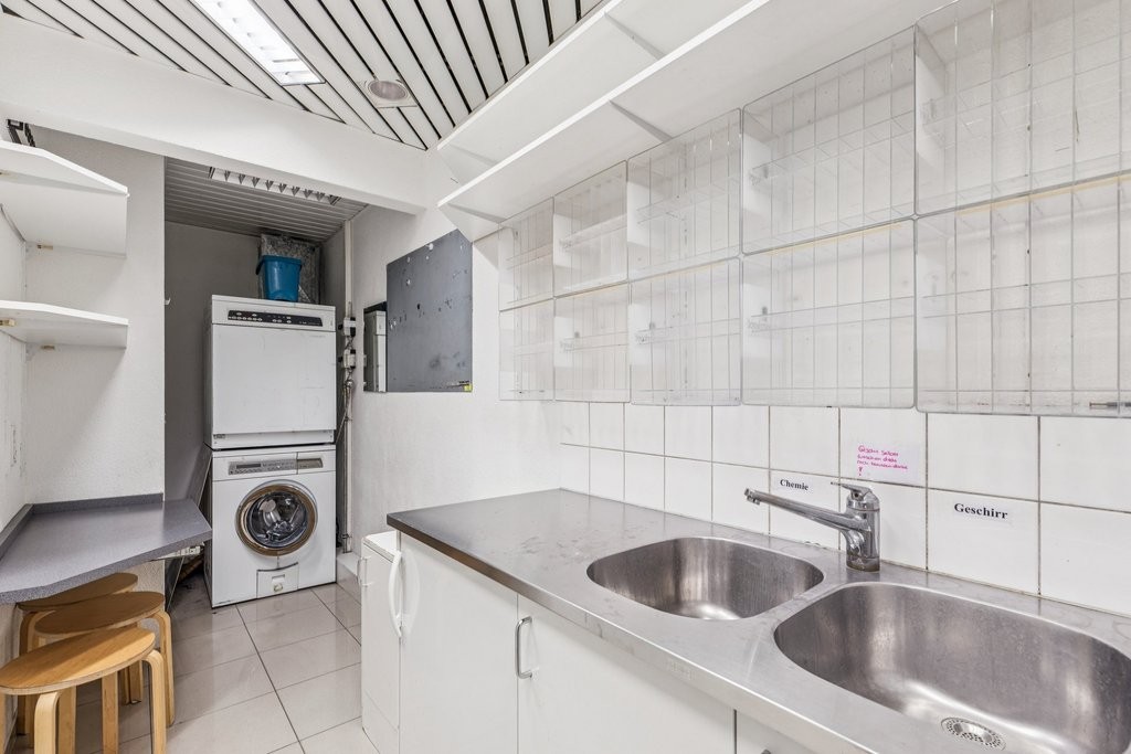 84m² commercial, photo 9 sur 10