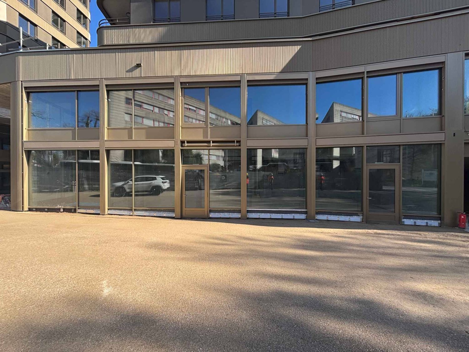 72m² arcade