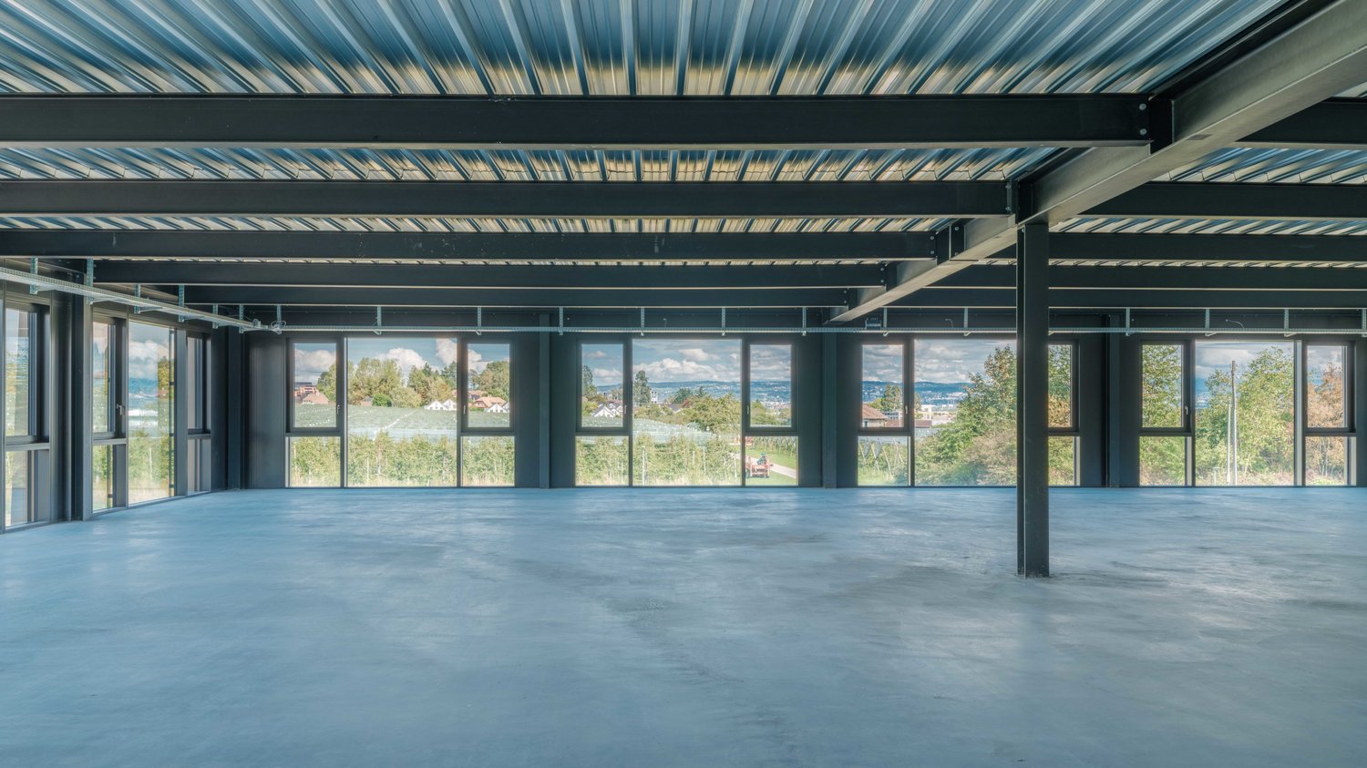182m² industrial object