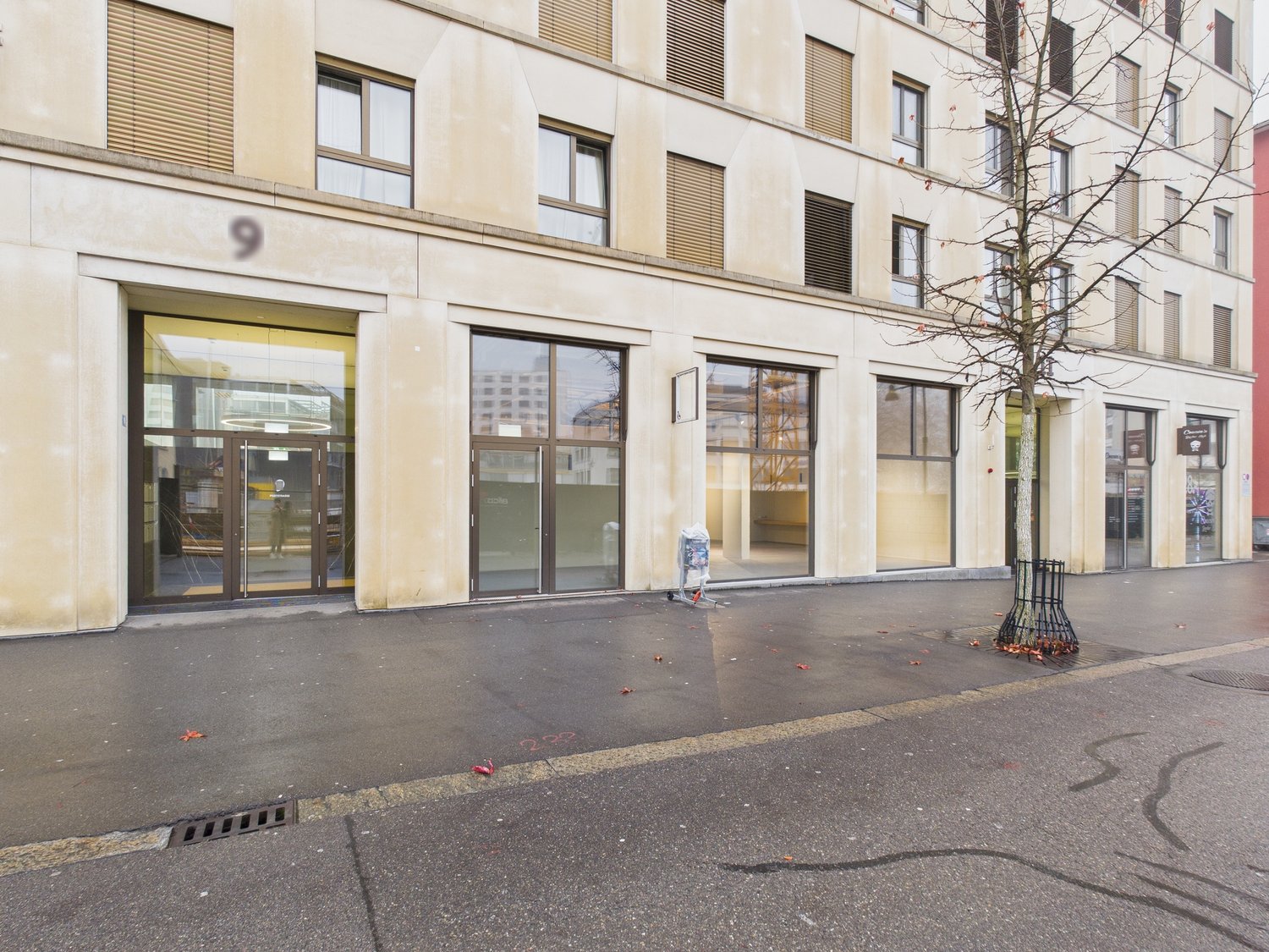 Magasin de 182m²