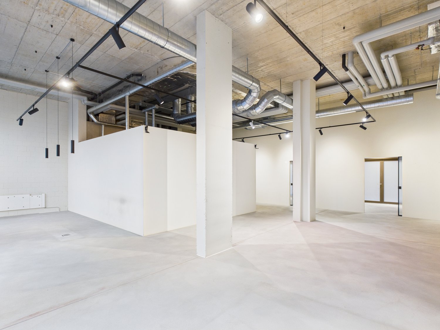 Magasin de 182m²