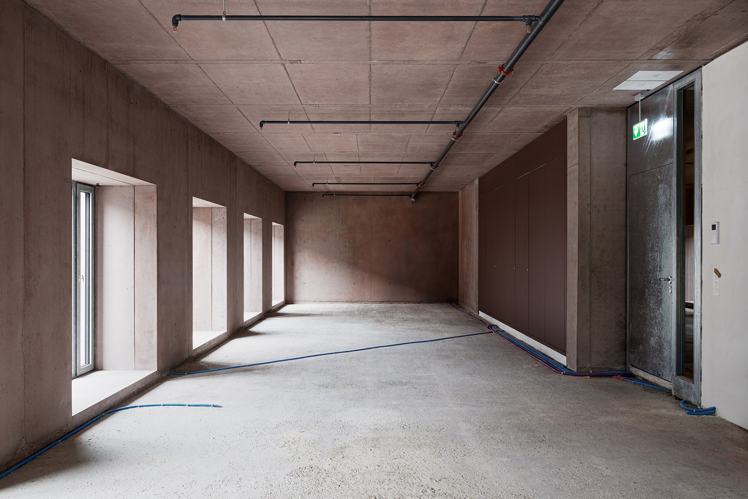 271m² commercial