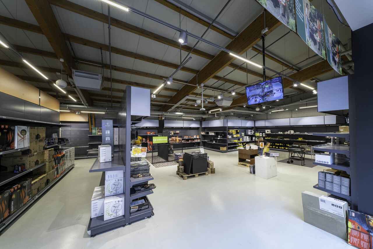 Magasin de 2500m²