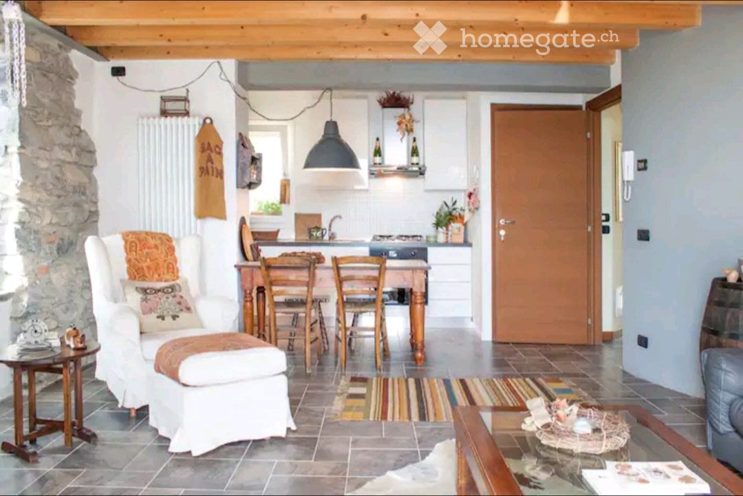 Appartement de 3 pièces

Magnifique appartement sur deux niveaux, situé sur la montagne de Cernobbio.
L'appartement est loué uniquement pour de longues périodes.
Il est loué entièrement meublé
Au premier étage, toilettes de service, cuisine et salon. Au deuxième étage, chambre à coucher et salle de , photo 1 sur 5