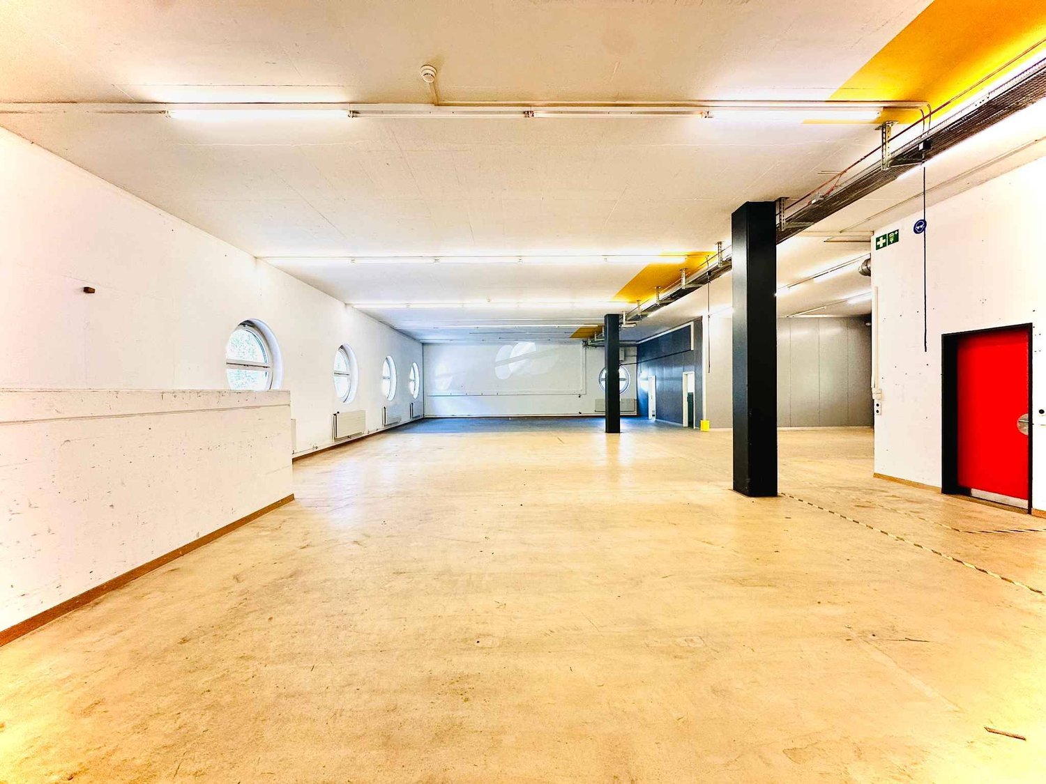431m² commercial, photo 5 sur 8