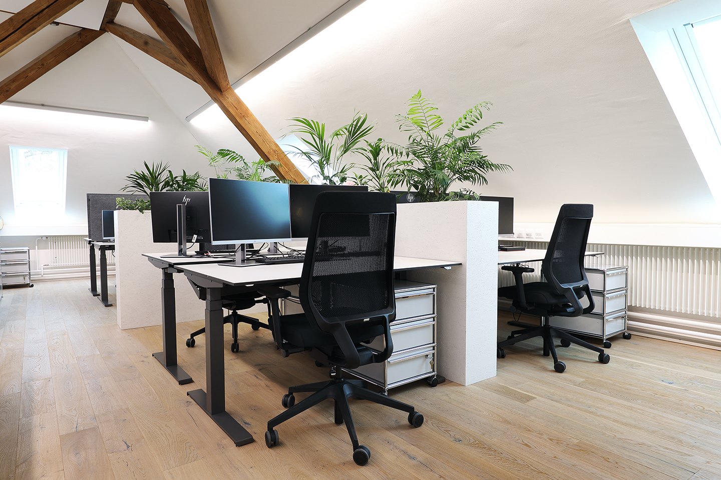171m² bureau, photo 2 sur 10