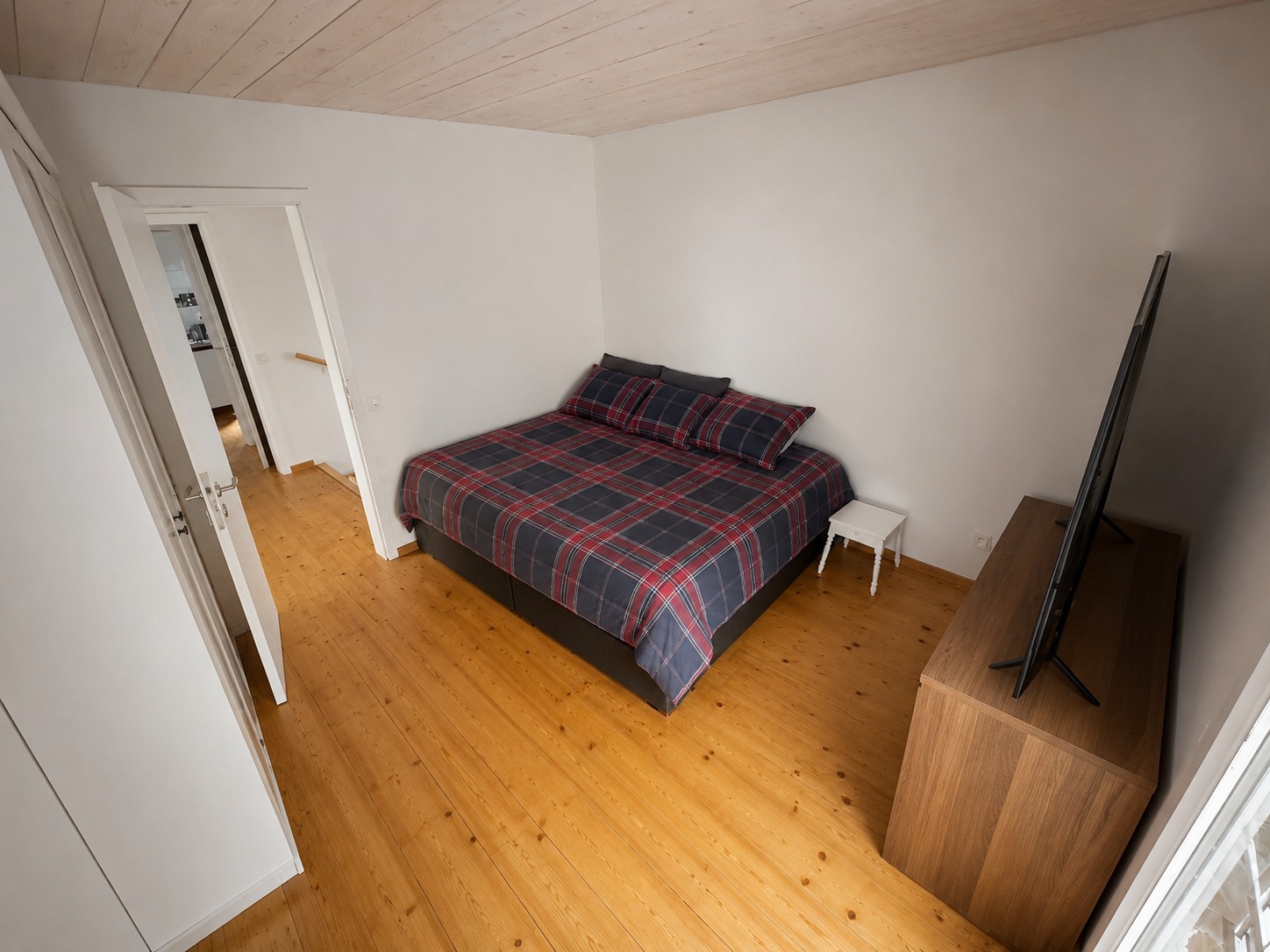 8 rooms single house