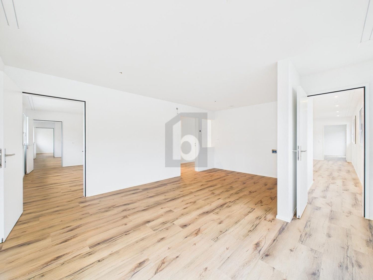Cabinet de 227m², photo 3 sur 4