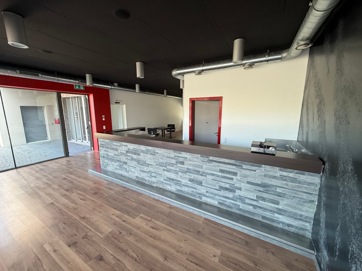 Magasin de 1940m², photo 10 sur 10