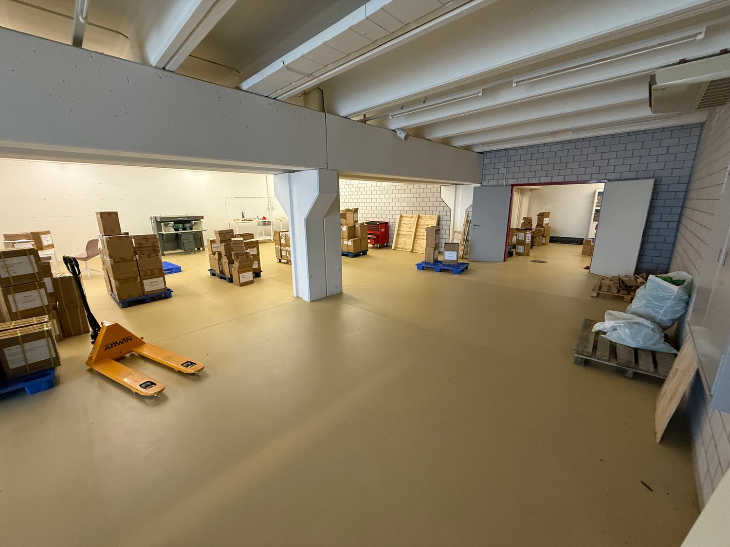 Magasin de 1940m², photo 7 sur 10