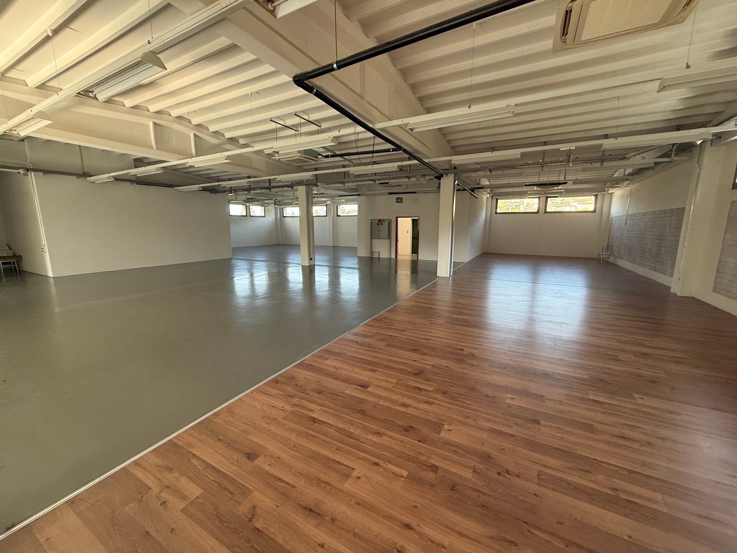 Magasin de 1940m², photo 8 sur 10