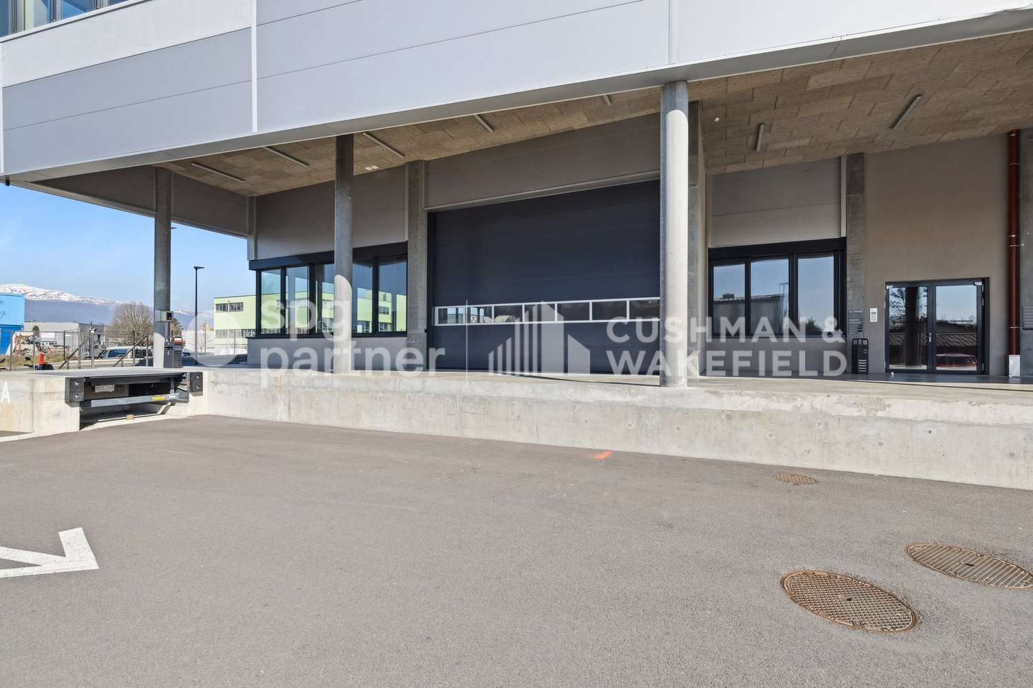 1000m² commercial