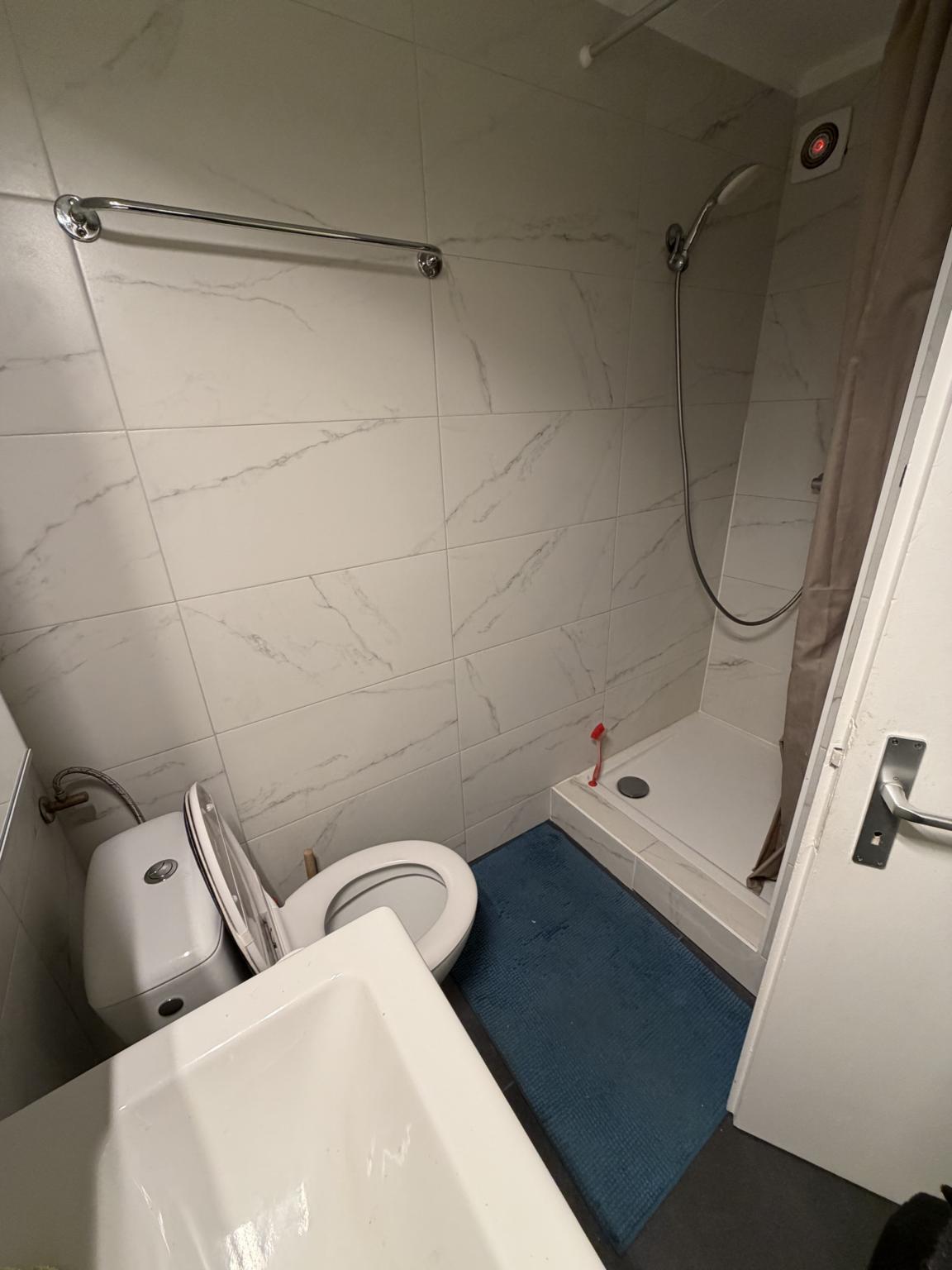 2 room single room, photo 4 sur 5