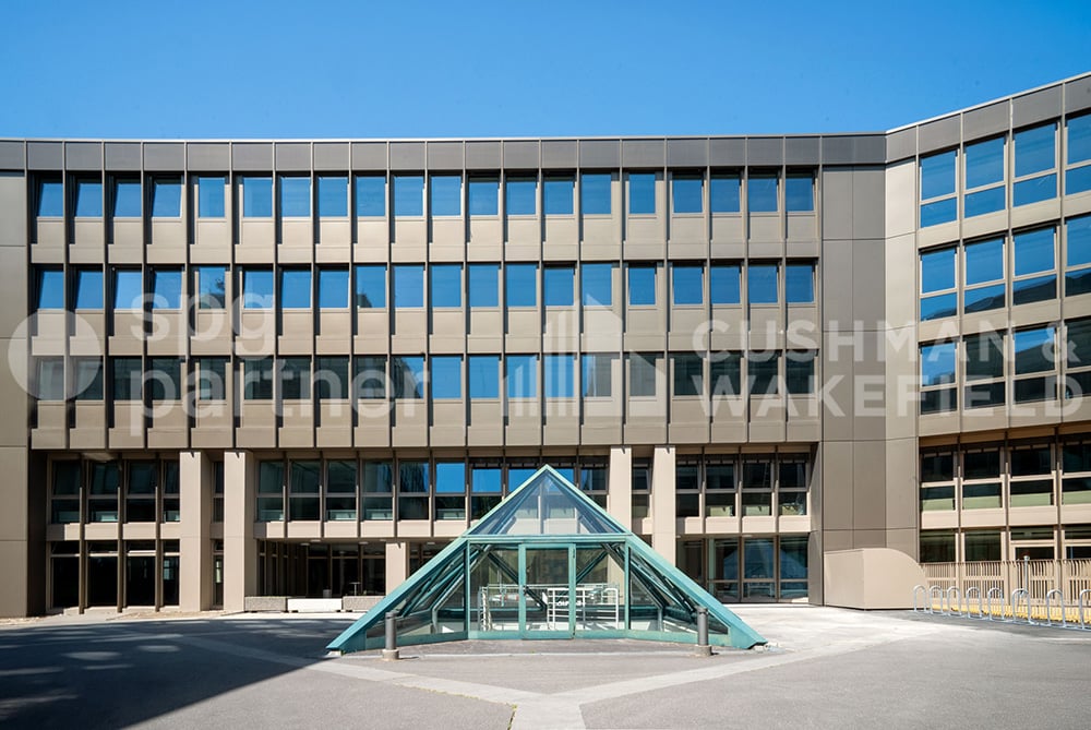 5000m² office