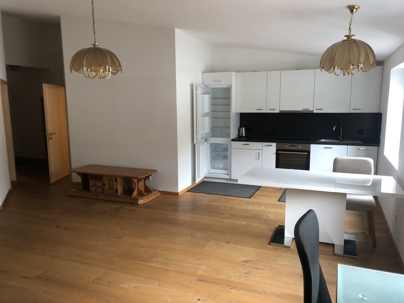 Appartement de 3 ½ pièces

Place de parc disponible, peut être louée en complément, photo 1 sur 5
