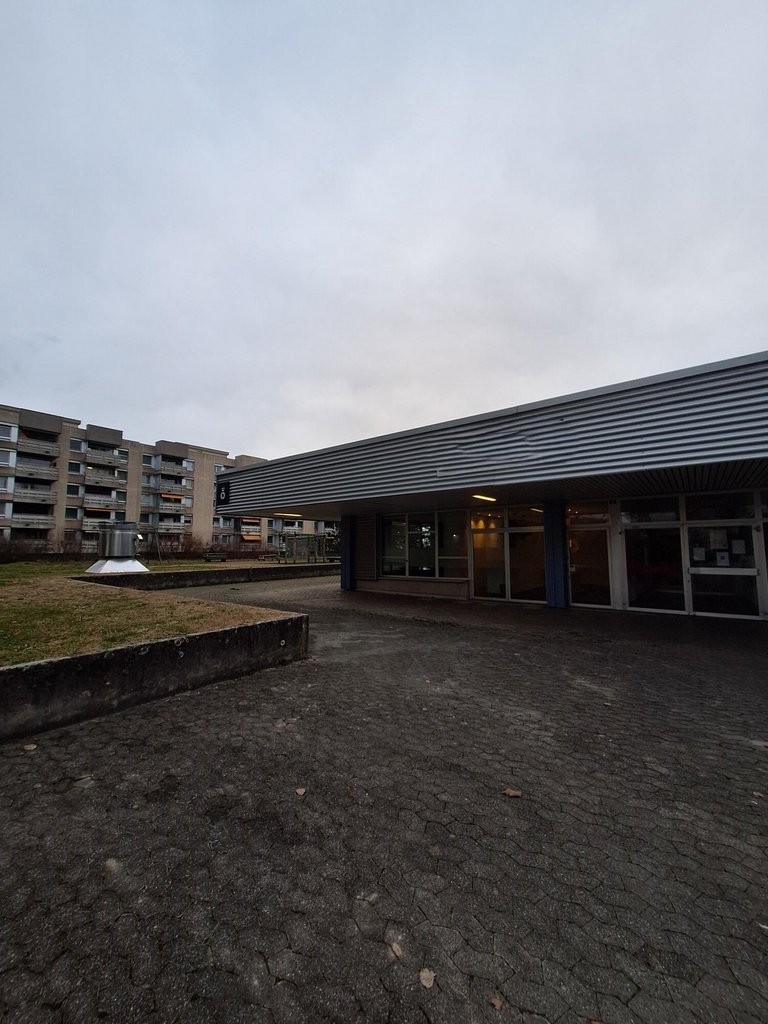 505m² office