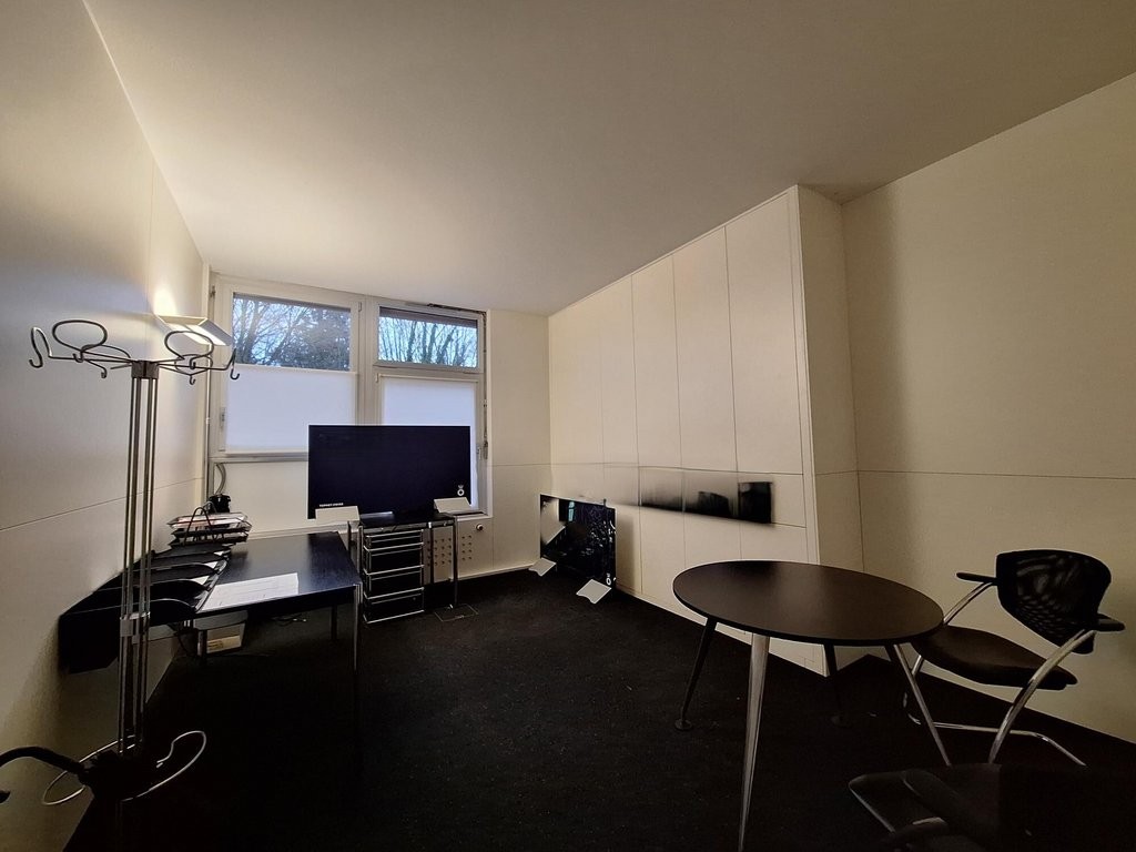 505m² office