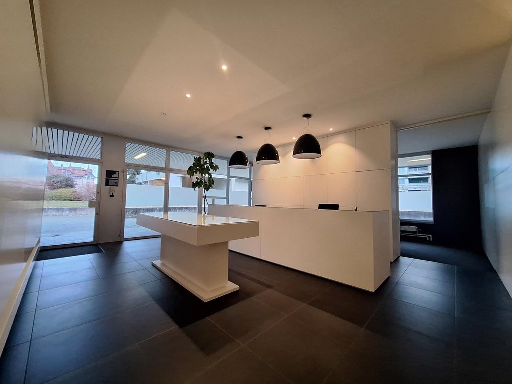 505m² office