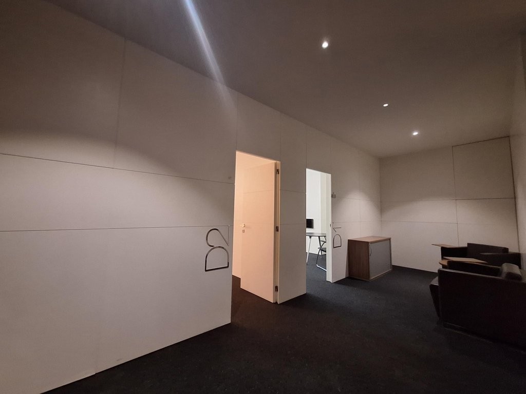 505m² office