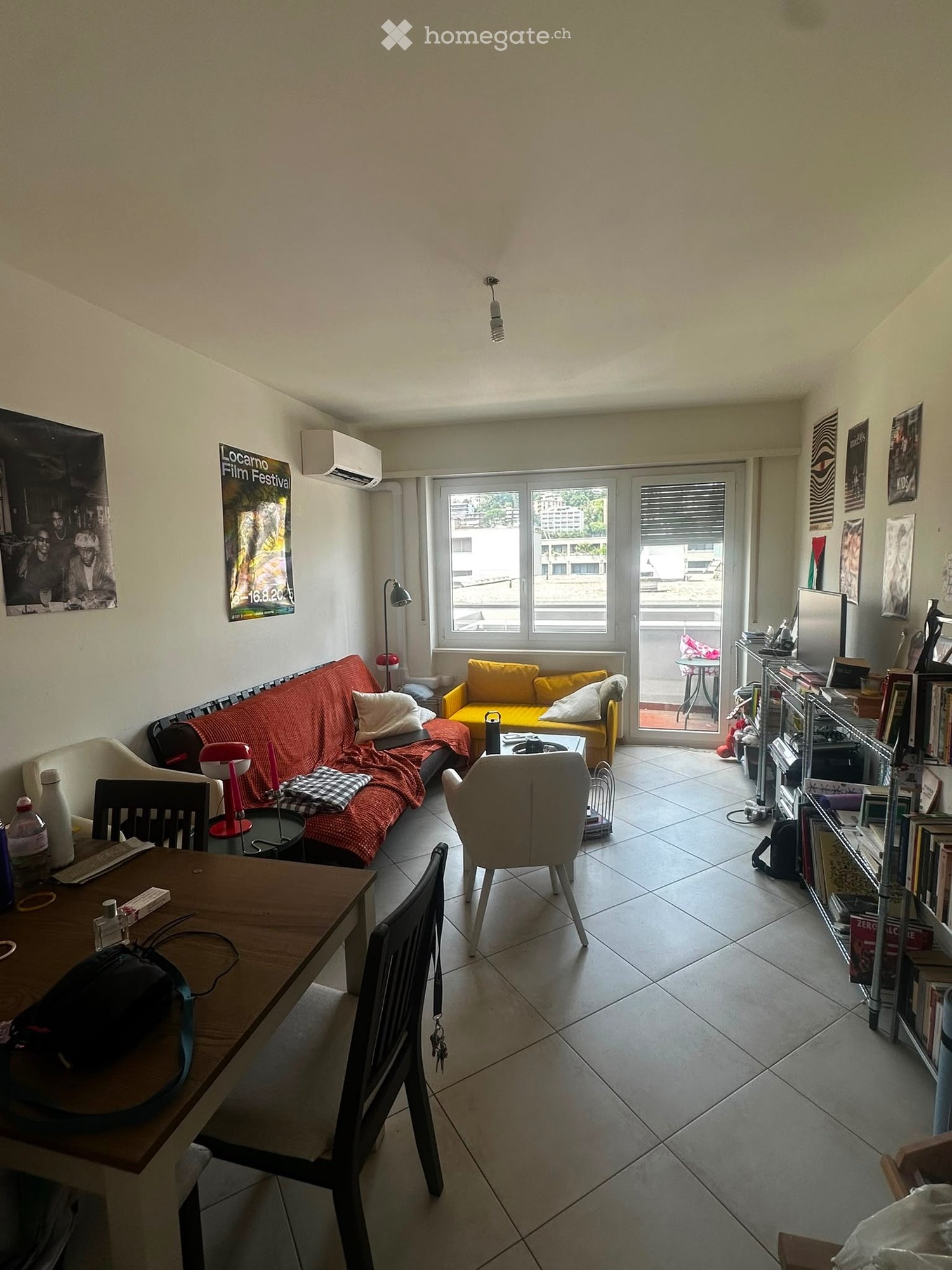 Appartement de 2 ½ pièces

Recherche repreneur/se pour un appartement lumineux de 2.5 pièces en centre-ville à Lugano. Possibilité de partager l'appartement (par exemple pour des étudiants). 
L'appartement ne sera PAS meublé. 
Situé en position stratégique à 2 minutes à pied de l'USI, Coop et de l'a, photo 1 sur 5