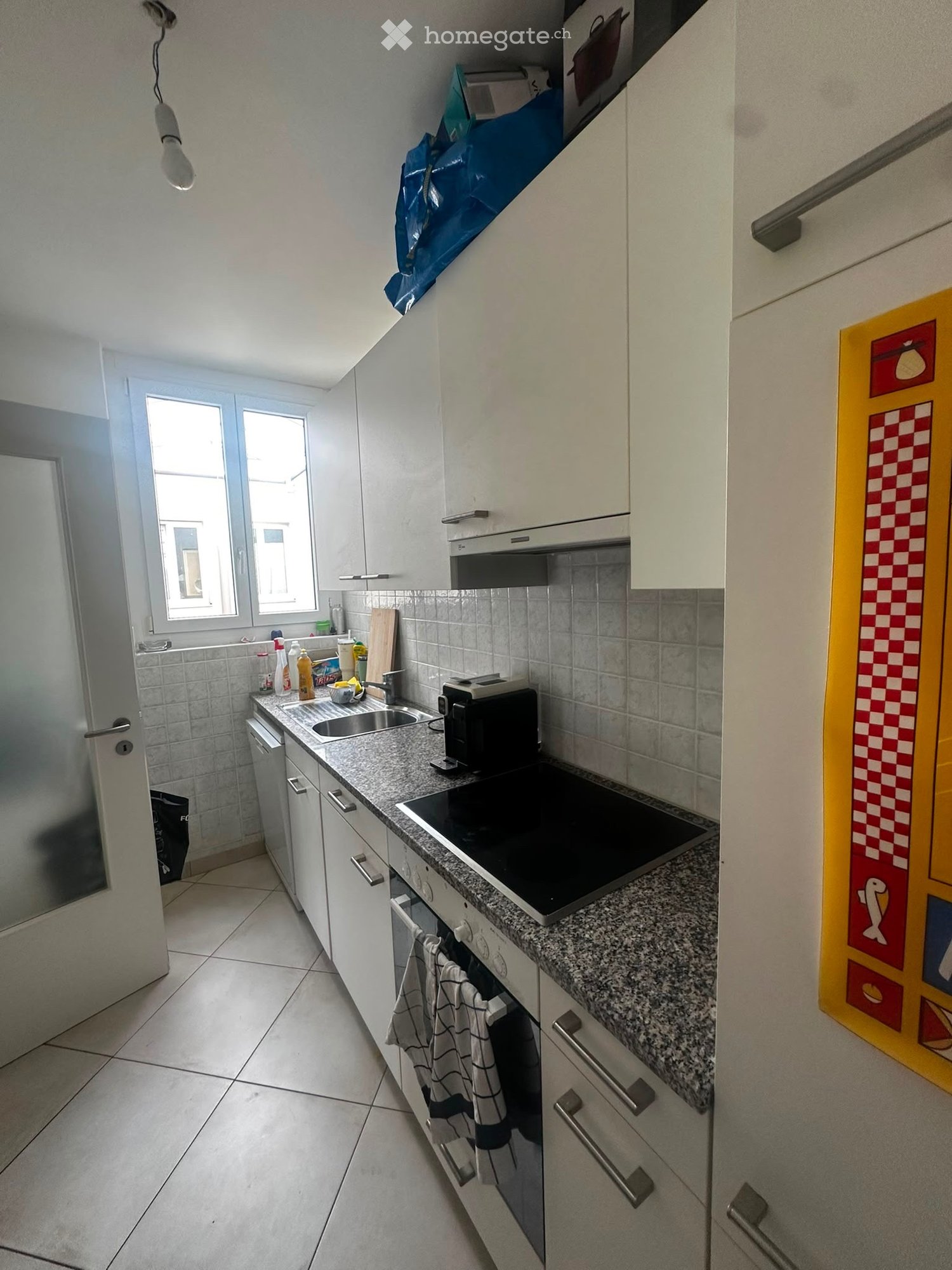 Appartement de 2 ½ pièces

Recherche repreneur/se pour un appartement lumineux de 2.5 pièces en centre-ville à Lugano. Possibilité de partager l'appartement (par exemple pour des étudiants). 
L'appartement ne sera PAS meublé. 
Situé en position stratégique à 2 minutes à pied de l'USI, Coop et de l'a, photo 3 sur 5