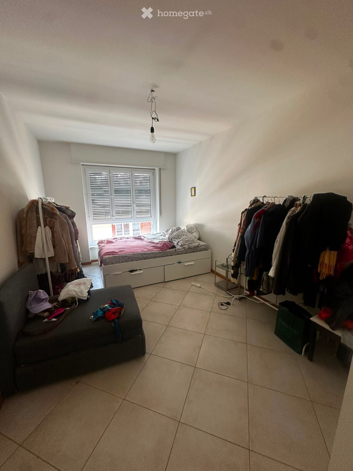 Appartement de 2 ½ pièces

Recherche repreneur/se pour un appartement lumineux de 2.5 pièces en centre-ville à Lugano. Possibilité de partager l'appartement (par exemple pour des étudiants). 
L'appartement ne sera PAS meublé. 
Situé en position stratégique à 2 minutes à pied de l'USI, Coop et de l'a, photo 4 sur 5