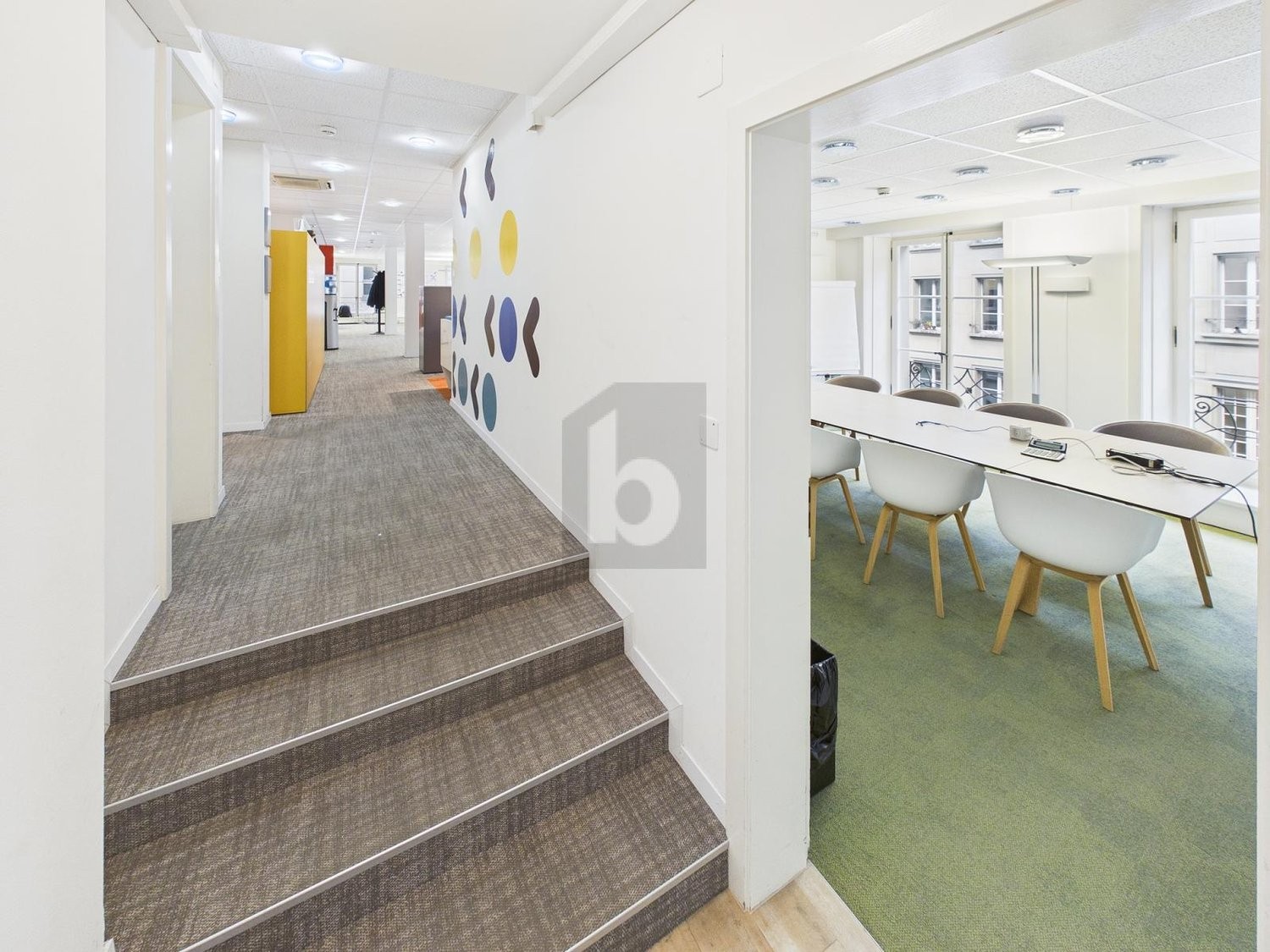 245m² bureau, photo 4 sur 4