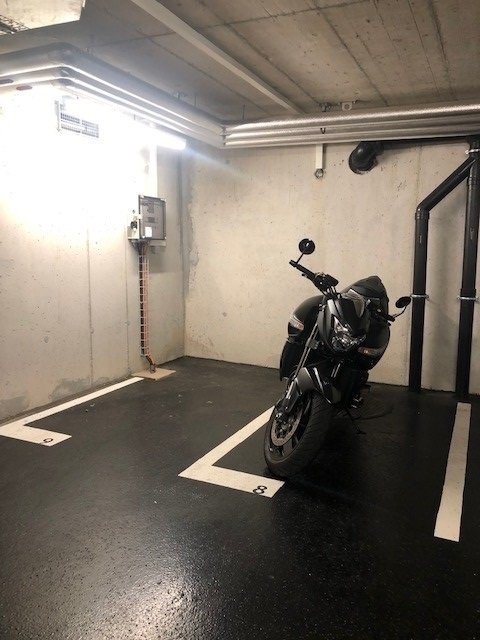 Place de stationnement couvert pour vélos, photo 5 sur 5