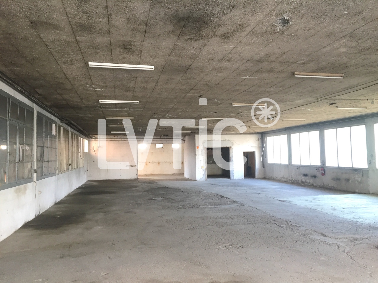 810m² storage room, photo 3 sur 10