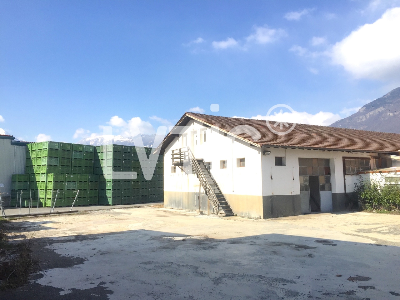 810m² storage room, photo 1 sur 10