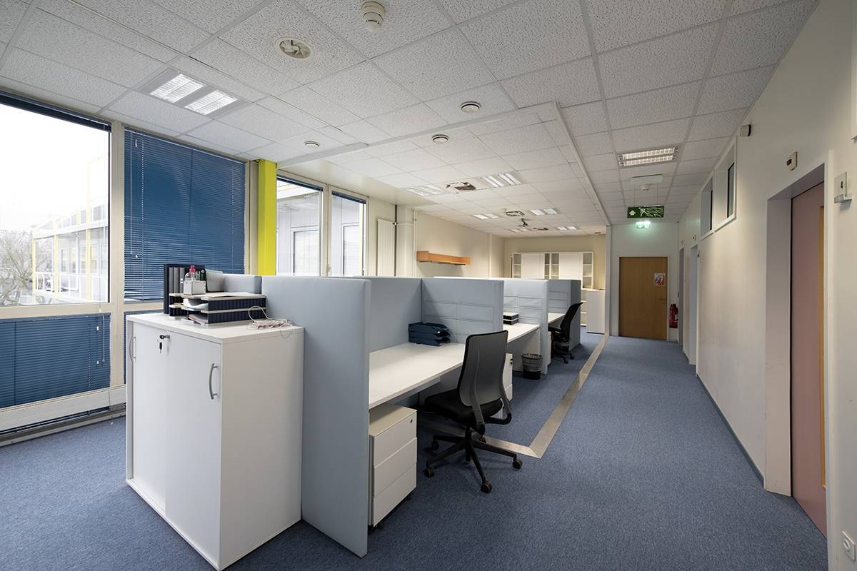 720m² commercial, photo 1 sur 9