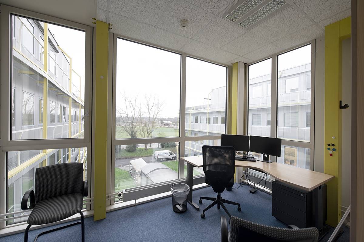 720m² commercial, photo 7 sur 9