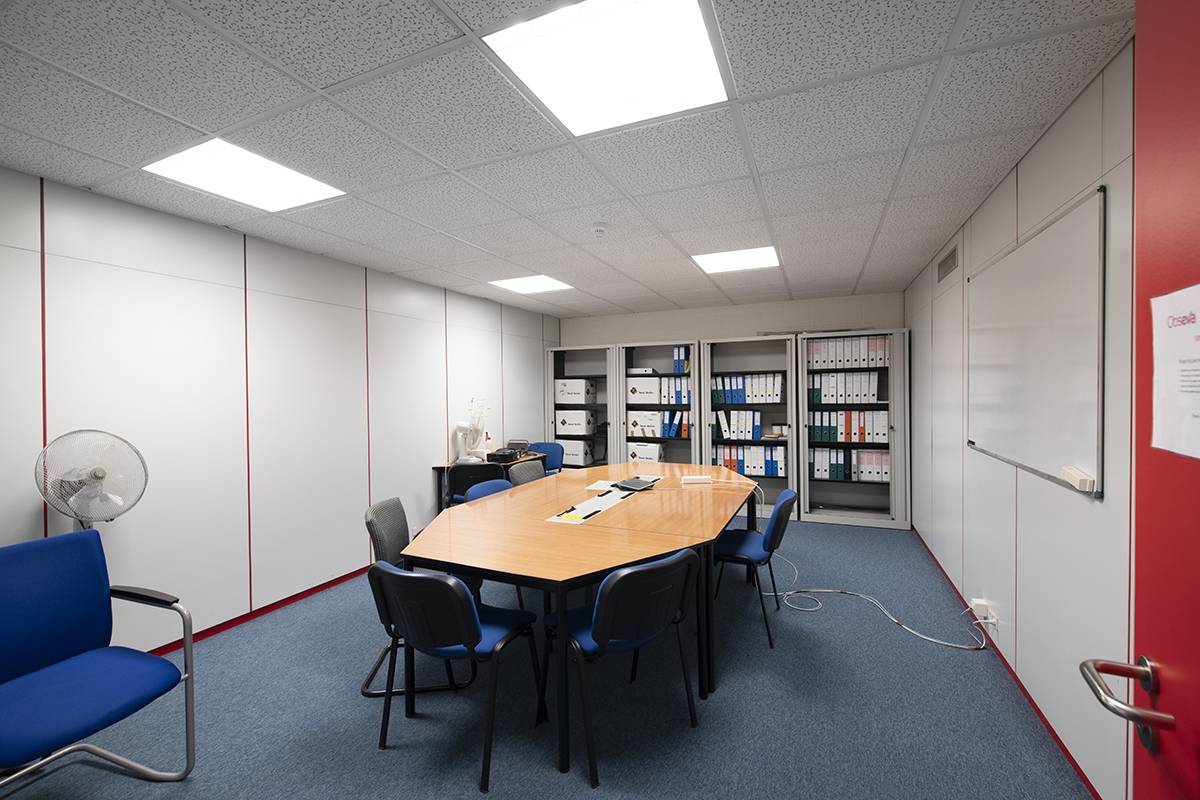 720m² commercial, photo 6 sur 9