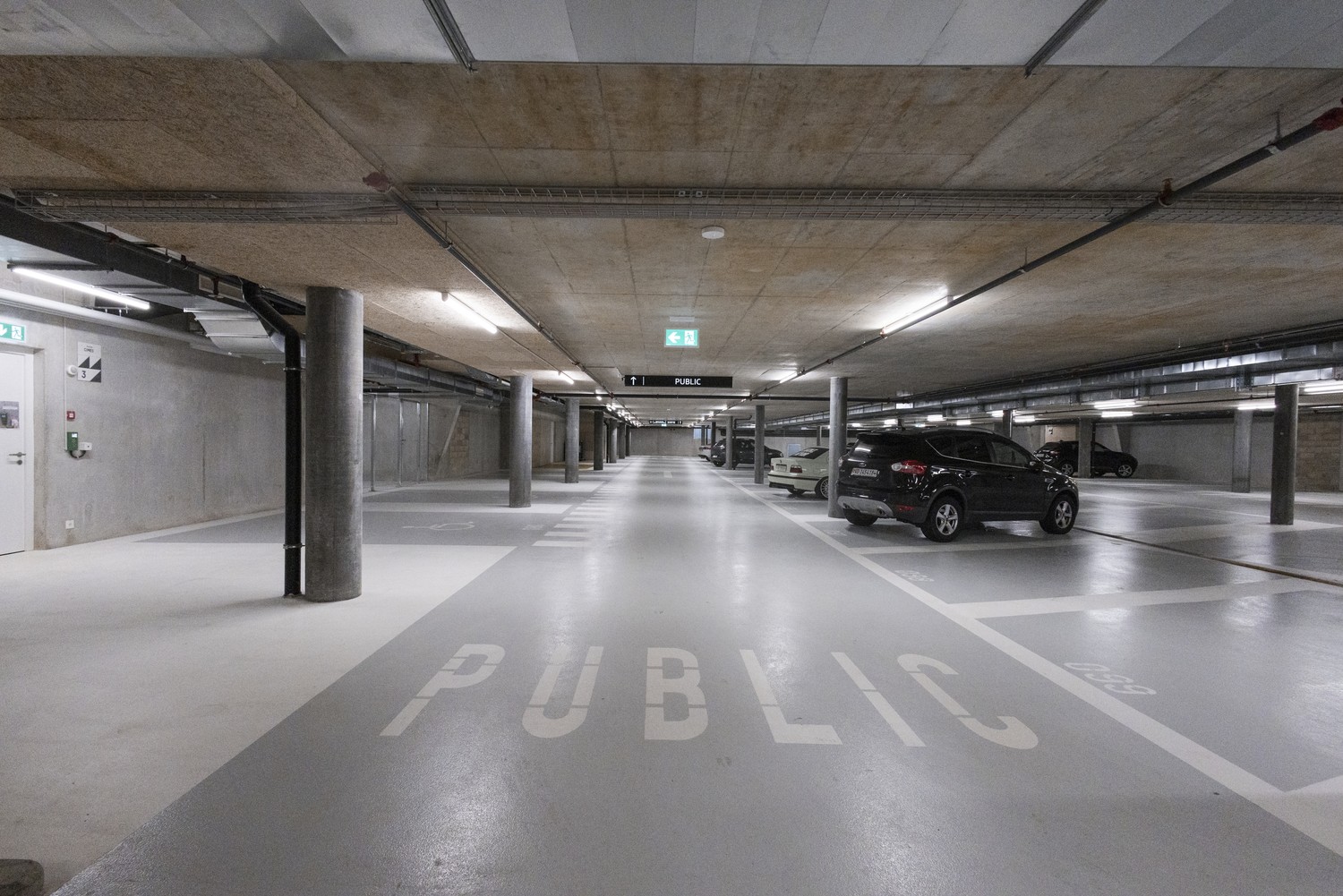 121m² office