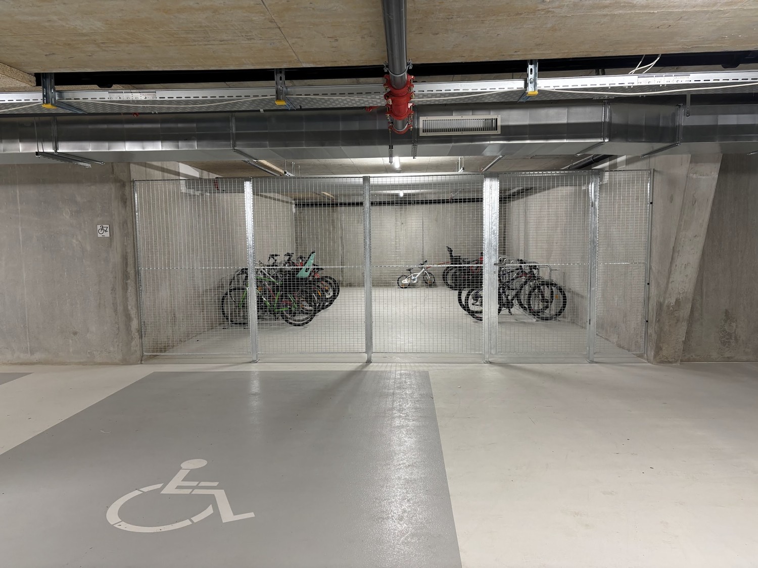 121m² office