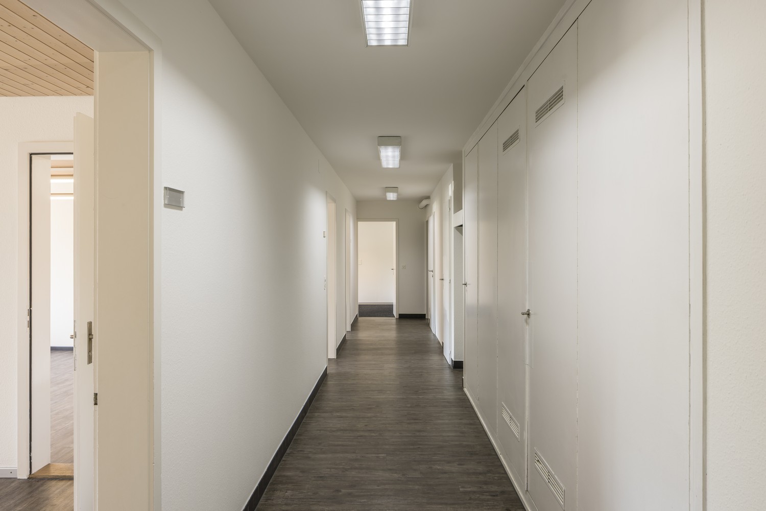 125m² commercial, photo 9 sur 10