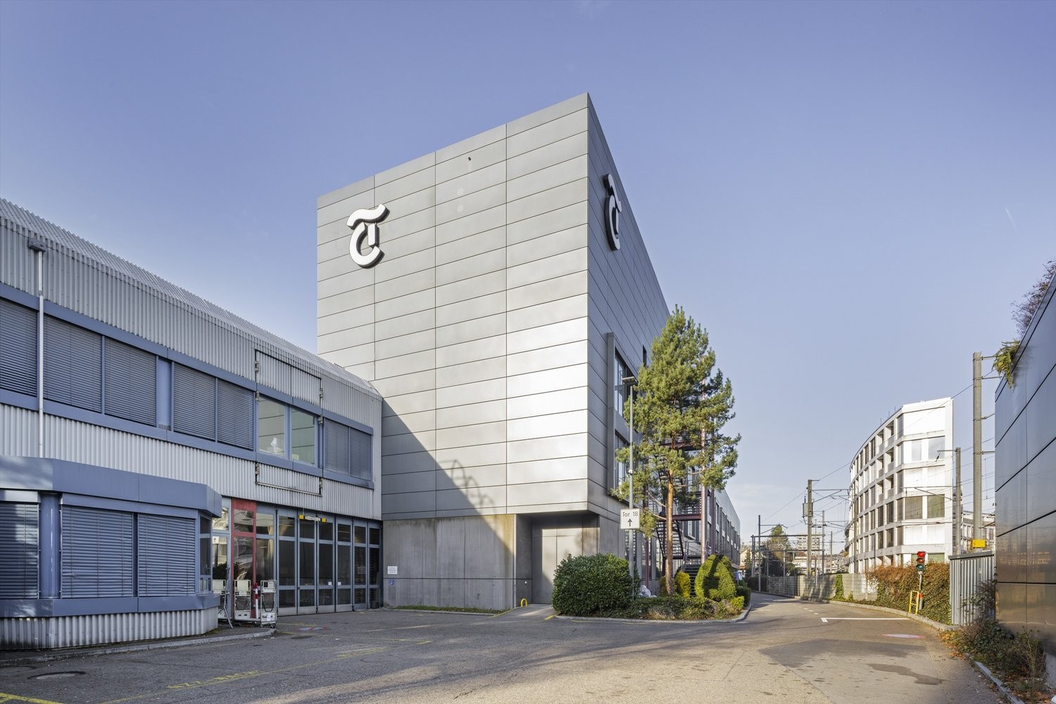 Local de stockage de 2200m²