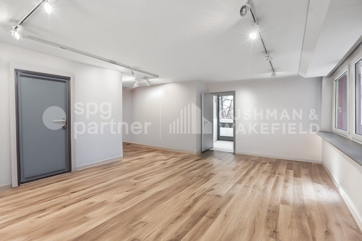 95m² office