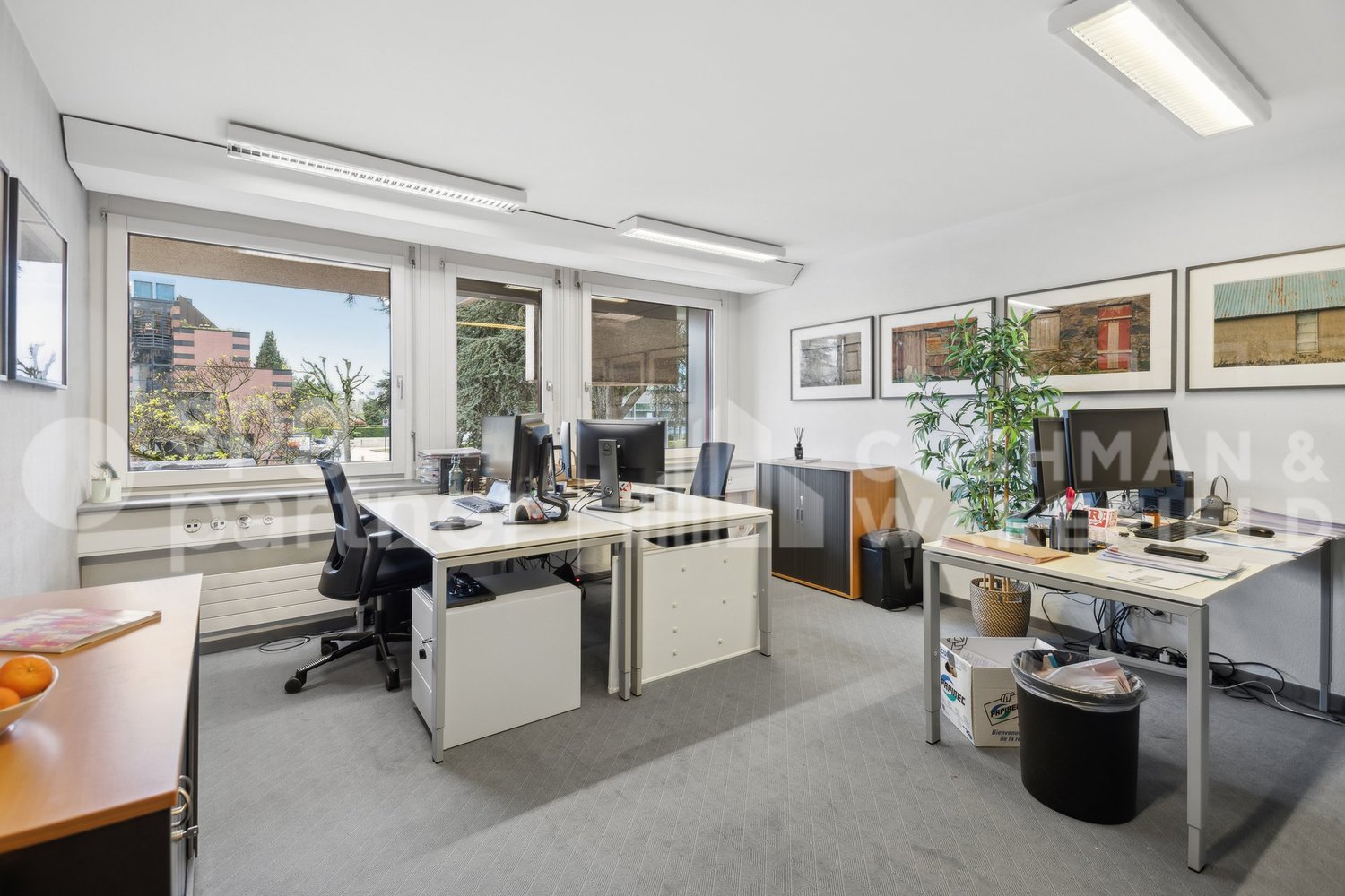 95m² office