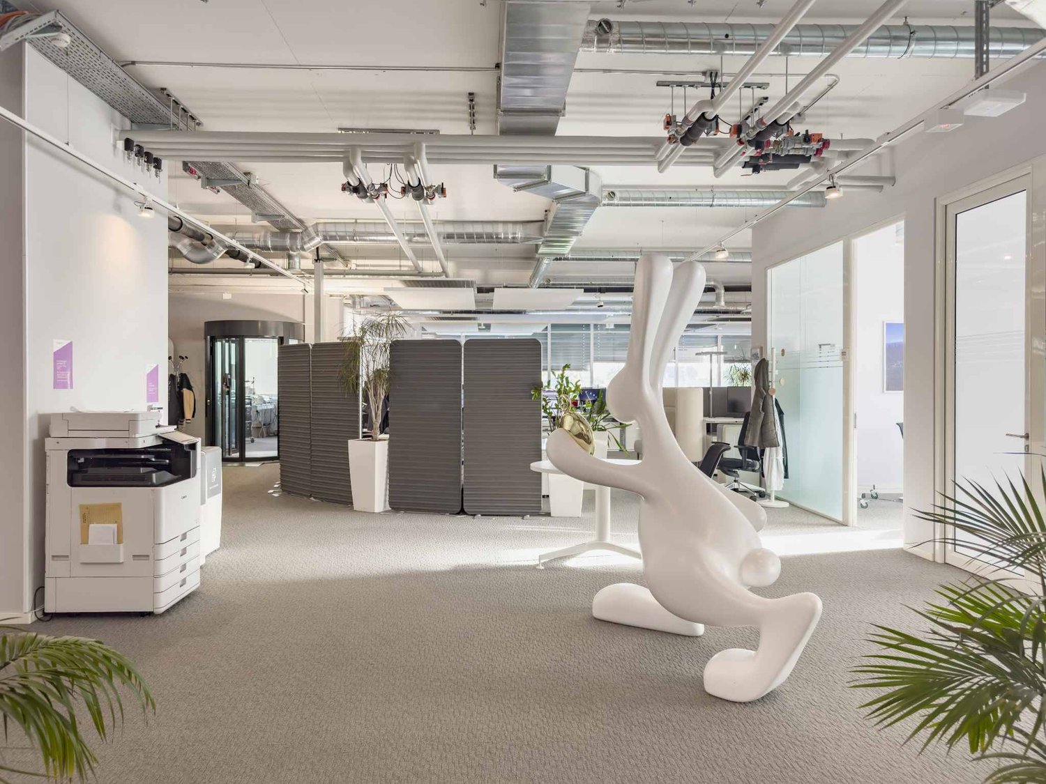 732m² office