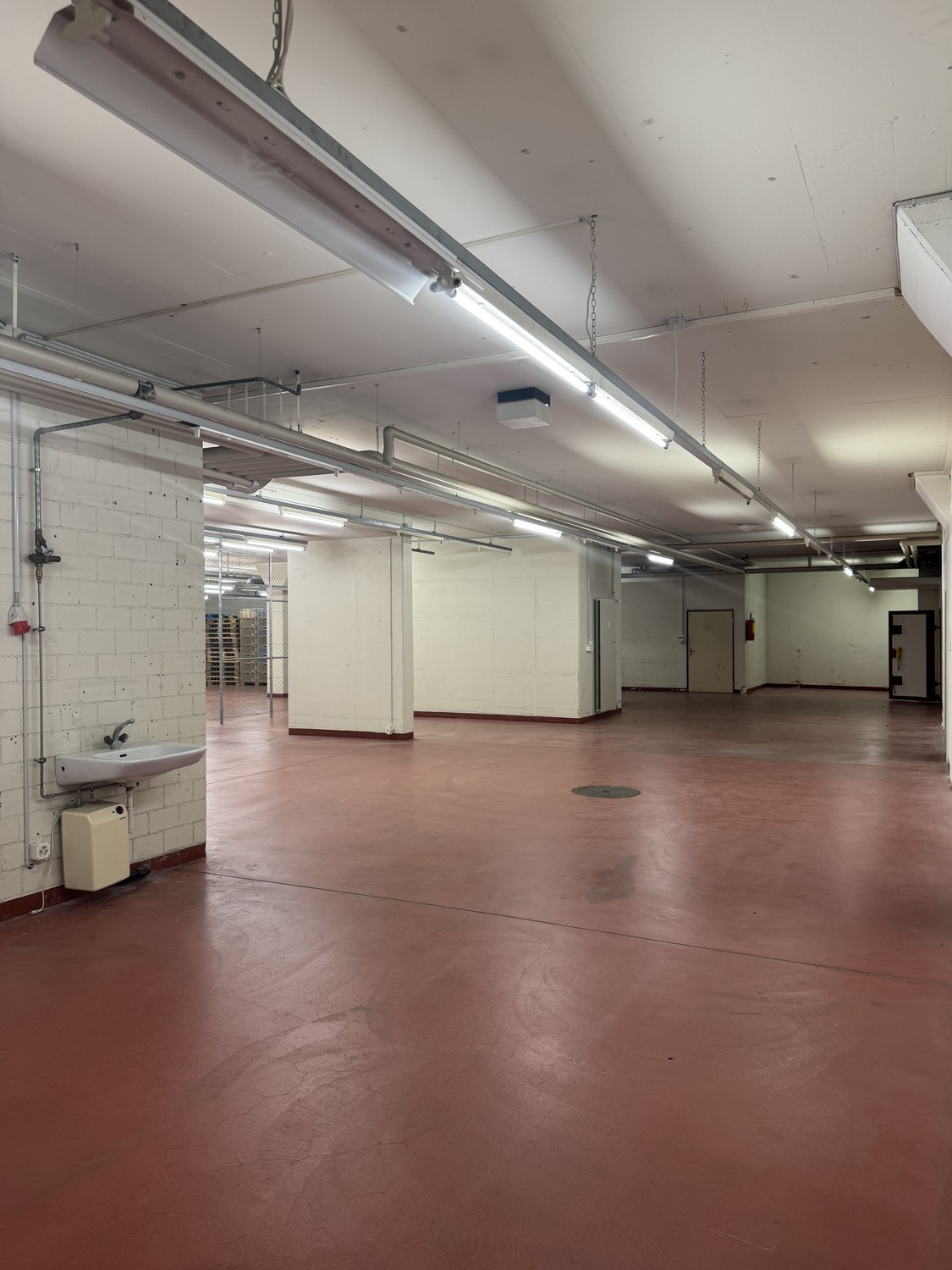 711m² de local de stockage, photo 3 sur 10